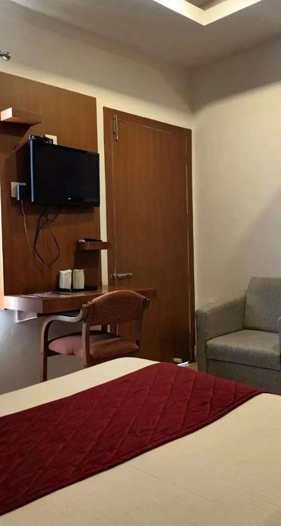 Pratheeksha International Hotel Mattul